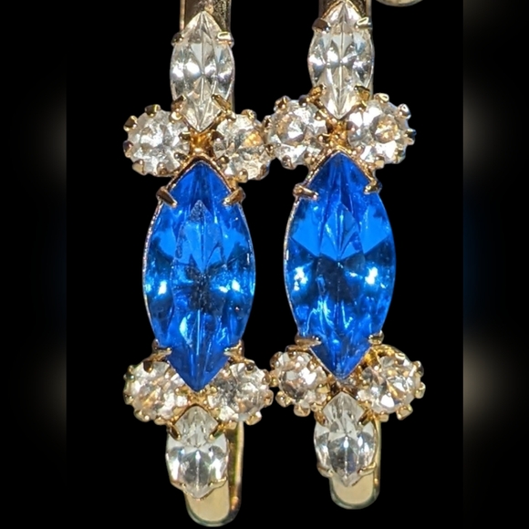 Gorgeous Golden Rhinestone Crystal Earrings Absolutely Beautiful Jewelry Piece - Picture 2 of 10